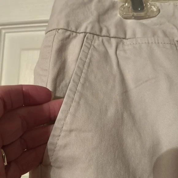 Loft sz 14 Women’s Light Tan Cotton Shorts w/ 4.5 inch inseam. - Picture 2 of 5